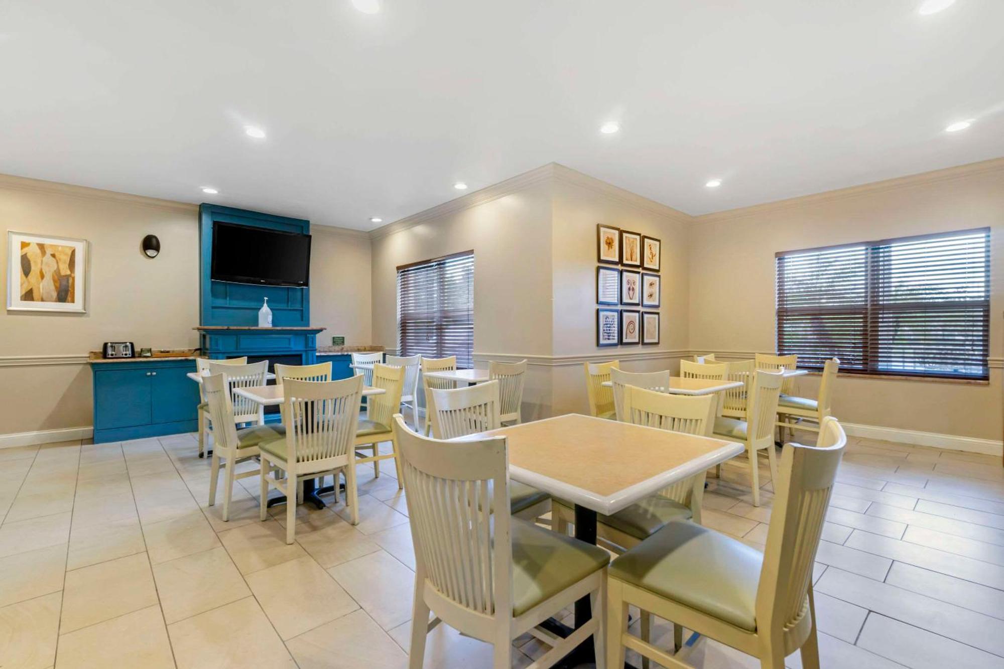 Country Inn & Suites By Radisson, Tampa Airport North, Fl West Chase Exteriör bild