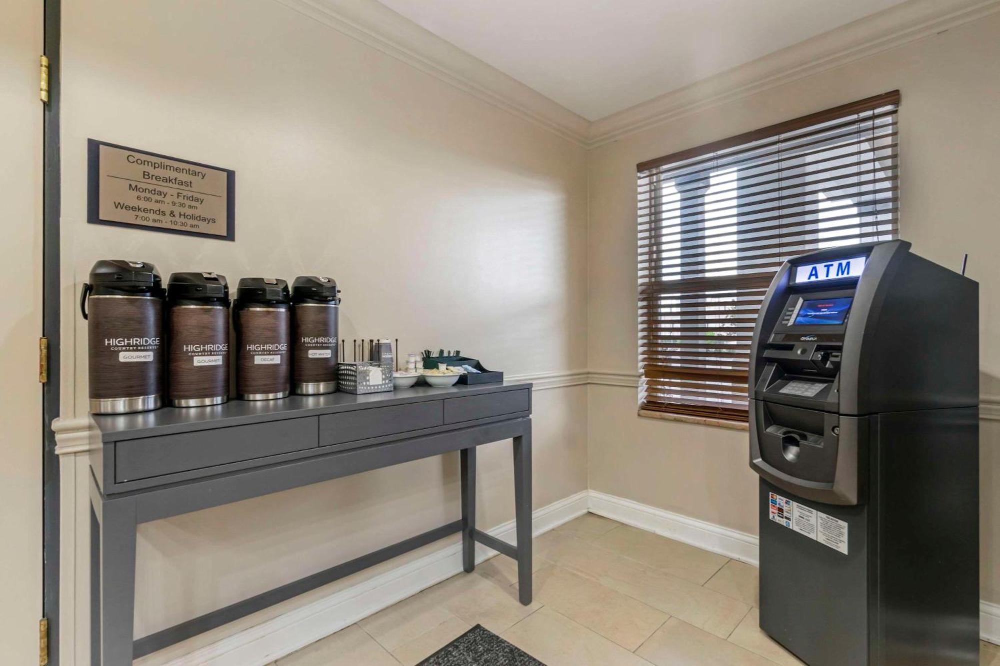 Country Inn & Suites By Radisson, Tampa Airport North, Fl West Chase Exteriör bild