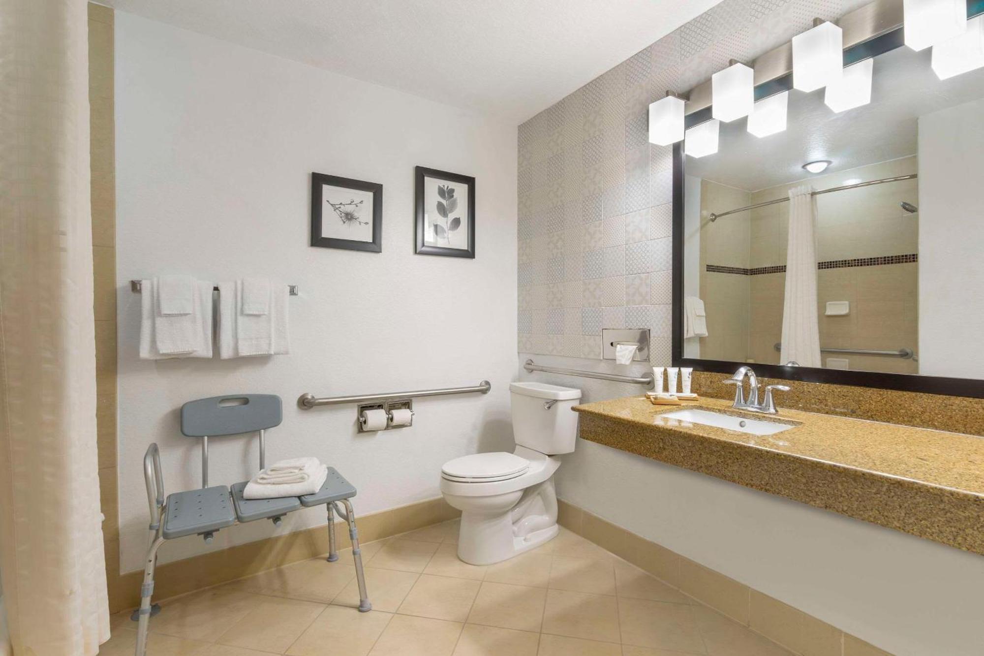 Country Inn & Suites By Radisson, Tampa Airport North, Fl West Chase Exteriör bild