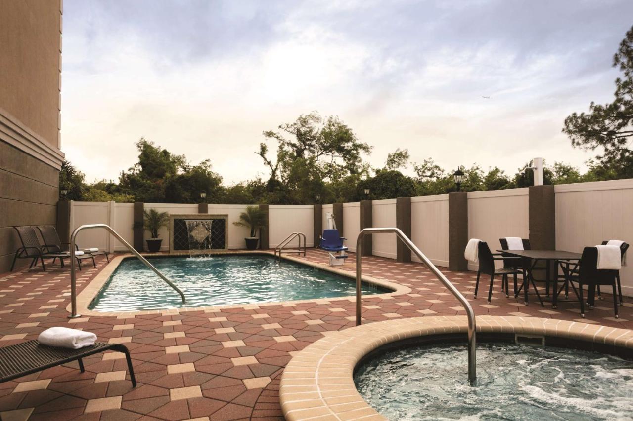 Country Inn & Suites By Radisson, Tampa Airport North, Fl West Chase Exteriör bild